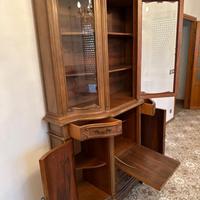 VETRINA CRISTALLIERA IN LEGNO MASSELLO