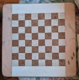 Scacchiera in marmo rosa di Apricena