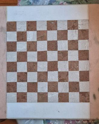 Scacchiera in marmo rosa di Apricena