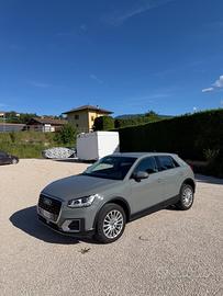 Audi Q2 30 TDI Identity Black