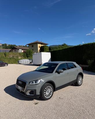 Audi Q2 30 TDI Identity Black