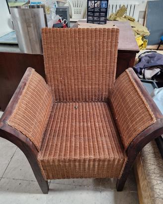 Poltrona vintage in vimini e legno 