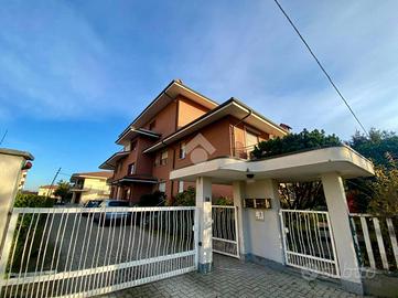 5 LOCALI A CASTELLAMONTE