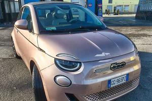 Fiat 500 e "La Prima" Cabriolet  (elettrica 100%)