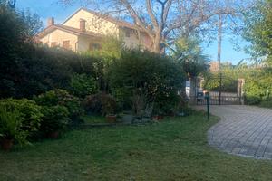 Savogna d'Isonzo, casa con giardino