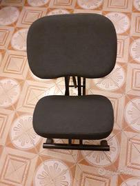 Sedia Ikea Eifred con appoggio per ginocchia nera