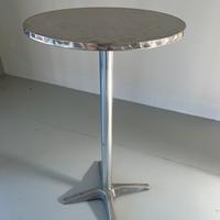 Tavolo cocktail