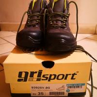 Scarponi da bambina/o da montagna con scontrino. 