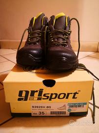 Scarponi da bambina/o da montagna con scontrino. 