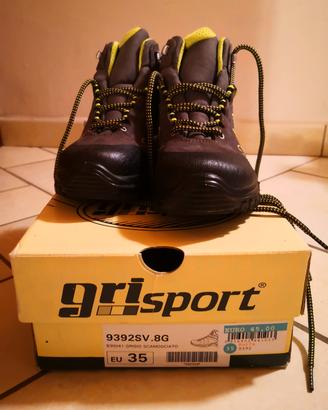 Scarponi da bambina/o da montagna con scontrino. 