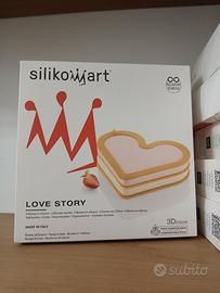 stampo tortiera nuova kit love story silikomart