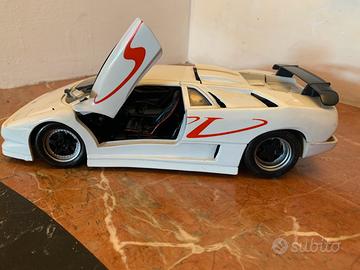 Lamborghini Diablo bianca modellino da collezione