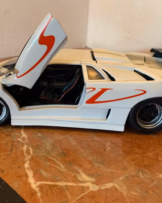 Lamborghini Diablo bianca modellino da collezione