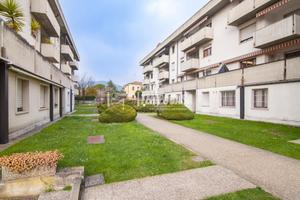 SPLENDIDO TRILOCALE RISTRUTTURATO CON BOX AUTO!