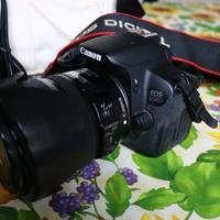 canon 650D con accessori