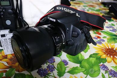 canon 650D con accessori