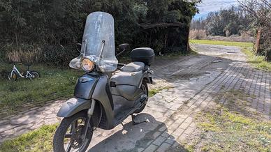 Scarabeo 125 anno 2005