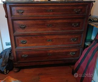 Comò a cassetti frontali, fine XIX, inizio XX sec.
