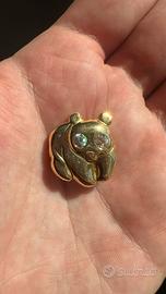 Spilla in oro 18kt forma orsetto con zirconi