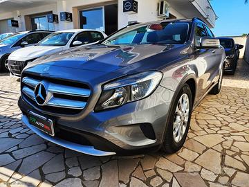 MERCEDES-BENZ GLA 200 CDI Premium