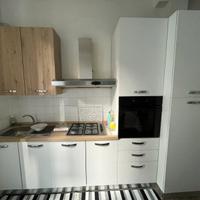 Arredamento casa: cucina/tavolo, cameretta, divano
