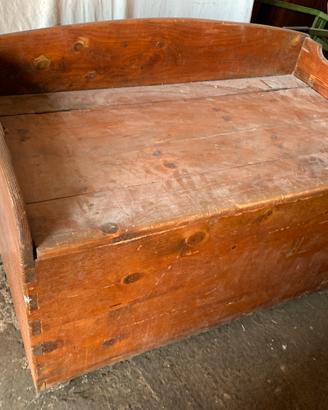 Cassapanca vintage in legno da ristrutturare