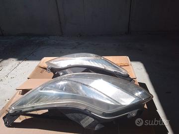 fanali anteriori ford focus 2011