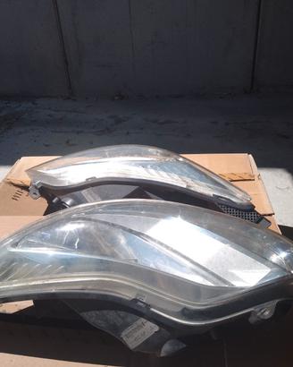 fanali anteriori ford focus 2011