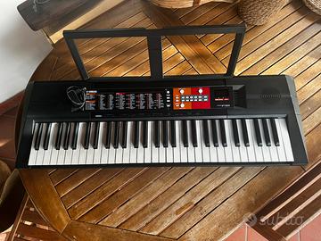Pianola YAMAHA - PSR F51