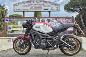 YAMAHA XSR 900 CAFERACER OHLINS AKRAPOVIC