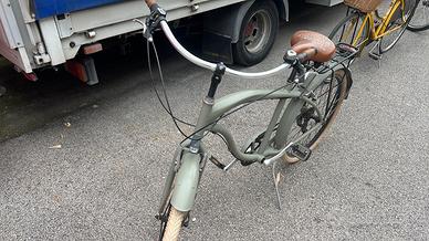 Bicicletta cruiser on the beach