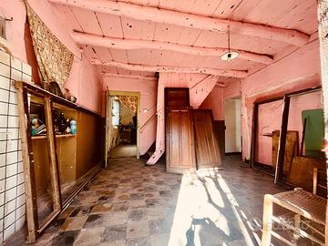 Indipendente caratteristica con giardino