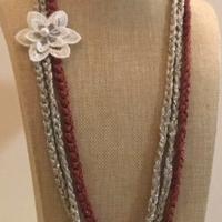 Collana dorata e ramata, cotone e viscosa