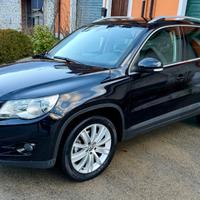 Volkswagen Tiguan 2.0 TDI DPF 4MOTION tiptronic Sp