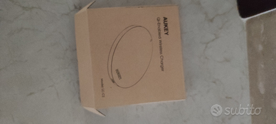Caricabatteria wireless Aukey