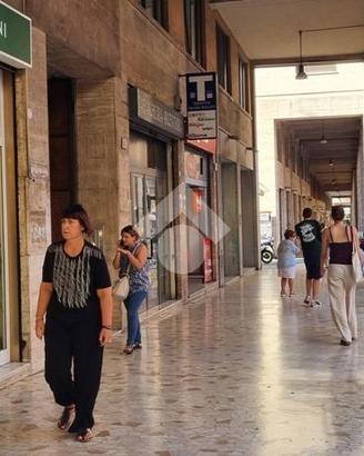 NEGOZIO A BOLOGNA