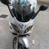 Piaggio x9 500