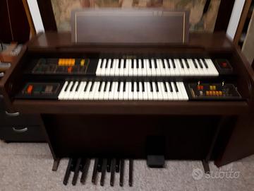 Organo elettronico vintage a doppia tastiera con p