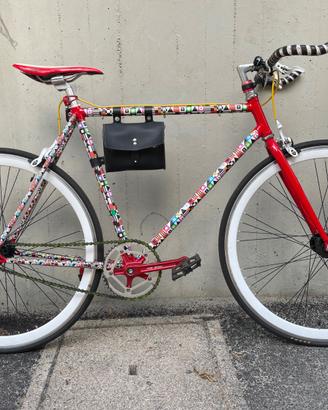 Bicicletta scatto fisso