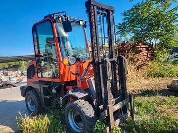 Carrello elevatore fuoristrada 4x4