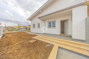 PORZIONE DI QUADRIFAMILIARE A ROMA