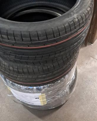 NUOVE DUNLOP 255 40 R 20