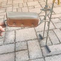 antico seggiolino per bambino per bicicletta