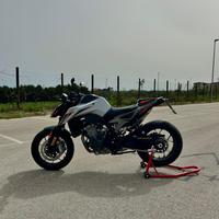 KTM DUKE 790 L ABS