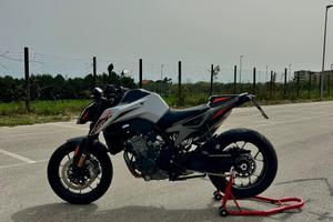 KTM DUKE 790 L ABS