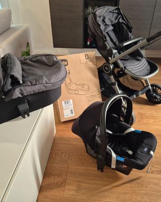 Trio passeggino, carrozzina ed ovetto