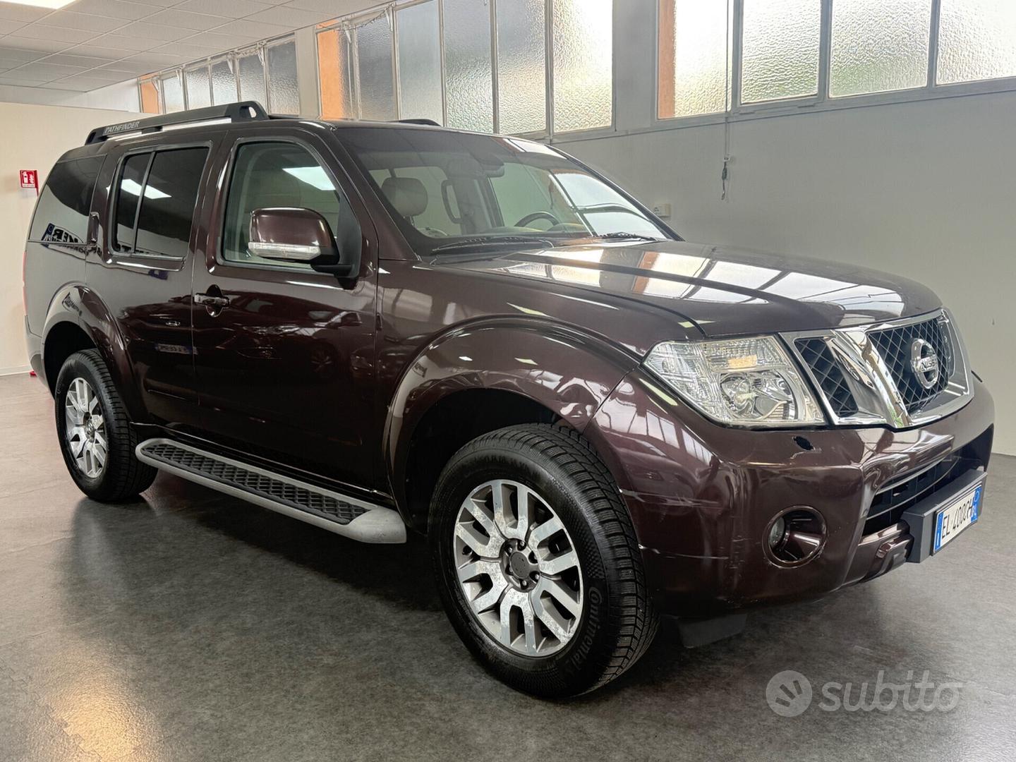 Nissan Pathfinder 2011 photo 2
