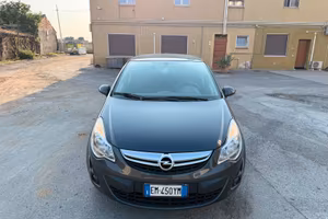 Opel corsa 2012 neopatenti