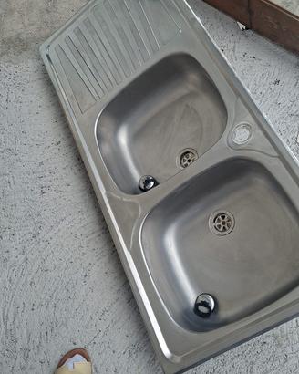 Lavandino doppia vasca con gocciolatoio