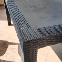 Tavolo da esterno 